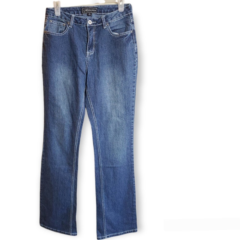 𝅺CATO Premium size 8 medium wash straight legs jeans denim